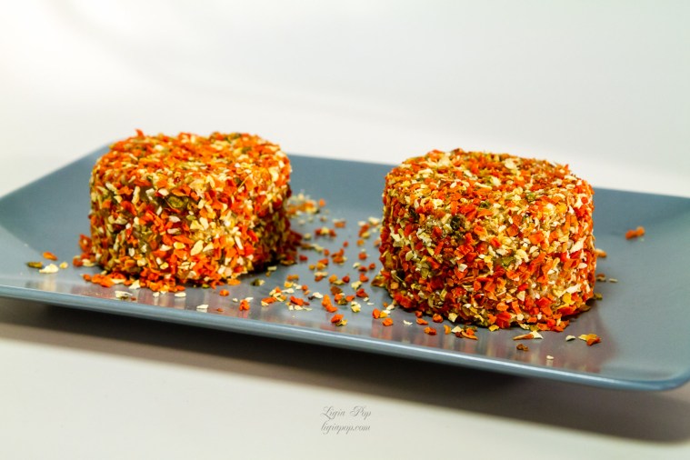 Branza raw vegana cu morcovi dulci si condimente